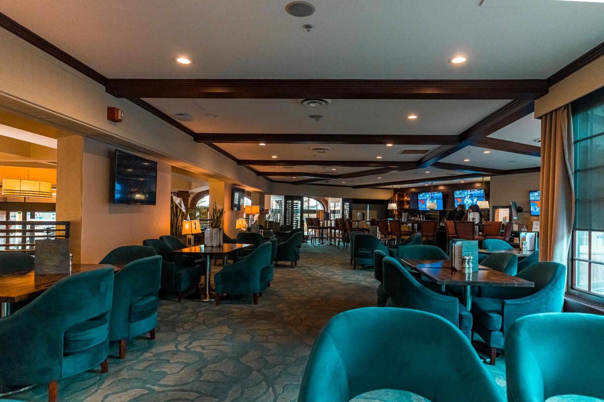 Red Deer Resort & Casino Exterior foto